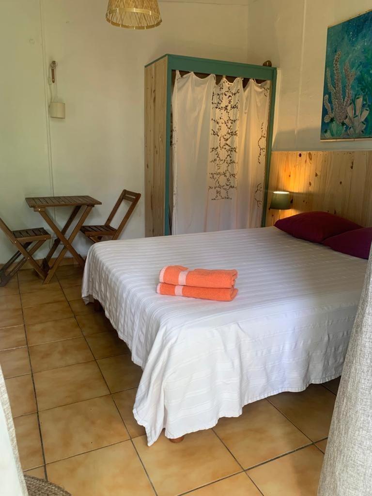 Le Medinilla Bed & Breakfast Bras-Panon ภายนอก รูปภาพ